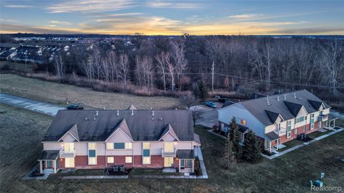 25865 Eastridge Ct, New Baltimore, MI, 48051-2765 | Card Image