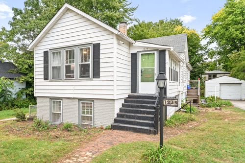 1235 Leon Pl, Evanston, IL, 60201-2626 | Card Image