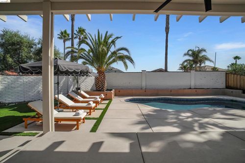 2331 Newport Pl S, Discovery Bay, CA, 94505-1119 | Card Image
