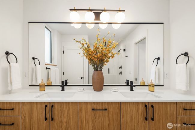 B - 2419 Nw 57 Th St, Townhouse with 3 bedrooms, 2 bathrooms and null parking in Seattle WA | Image 16