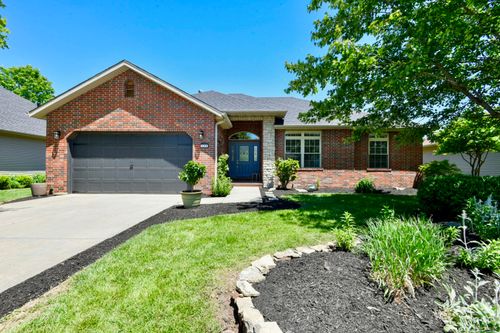 768 S Hackberry Ave, Nixa, MO, 65714-7883 | Card Image