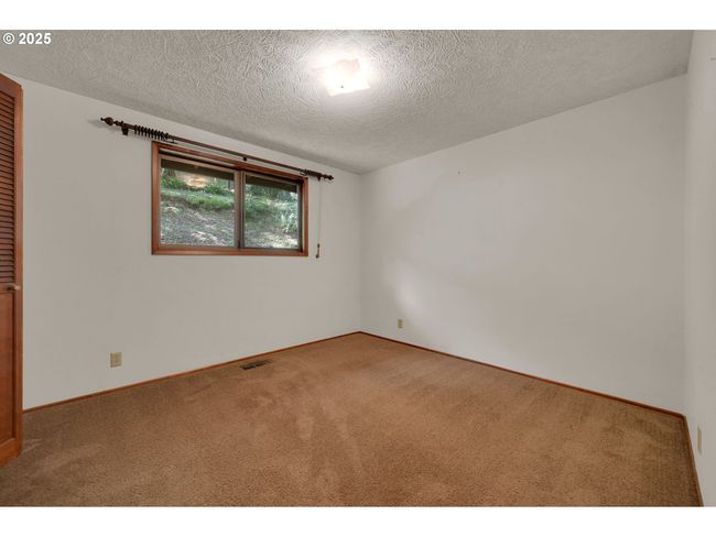1770 W 28 Th Ave, House other with 3 bedrooms, 2 bathrooms and 2 parking in Eugene OR | Image 29