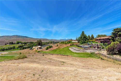 443 W Rolling Hills Ln, Wenatchee, WA, 98801-9161 | Card Image