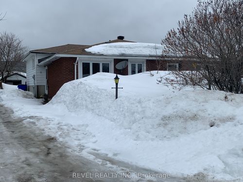 35 Graham Lane, Timmins, ON, P4N7Z5 | Card Image