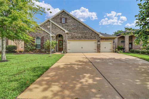 108 Woodridge Xing, Clute, TX, 77531-1519 | Card Image