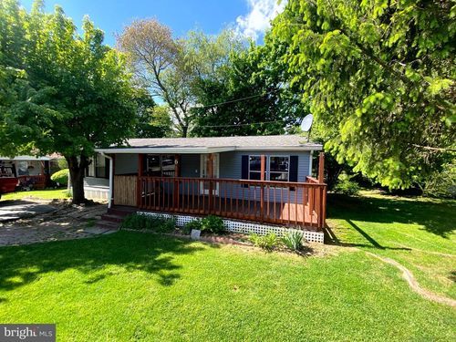 6 Londonderry Ct, Cochranville, PA, 19330-9484 | Card Image