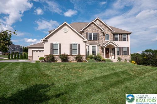 2 Creek View Ct, Palmer Twp, PA, 18045-3140 | Card Image