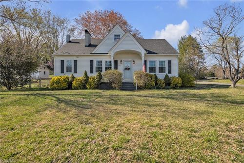 1109 Wildwood Rd Ne, Lenoir, NC, 28645-4509 | Card Image