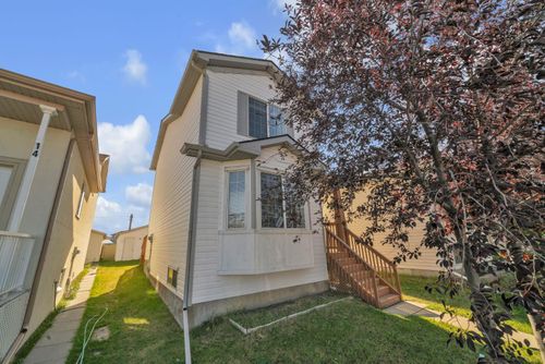 {{alt}} | Card Image