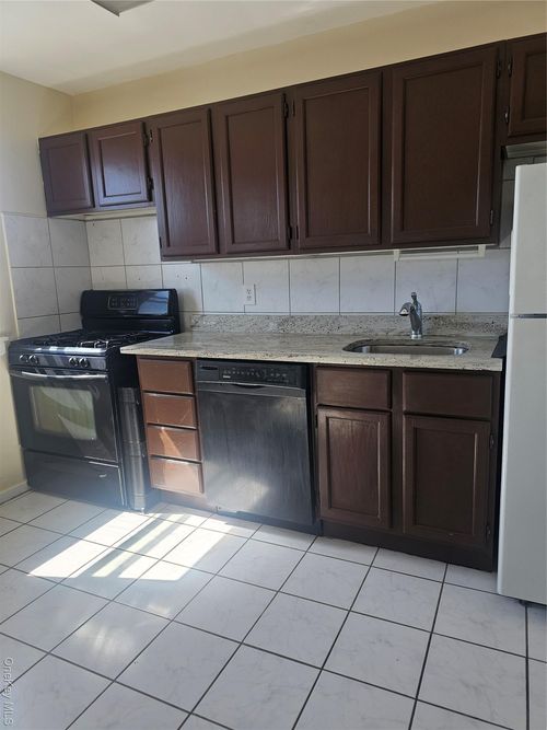 2-76-37 Commonwealth Blvd, Bellerose, NY, 11426 | Card Image