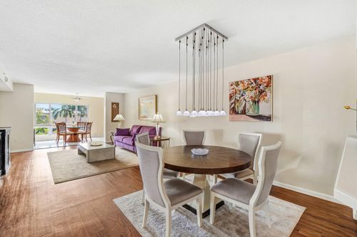 401-12540 Majesty Cir, Boynton Beach, FL, 33437-7211 | Card Image