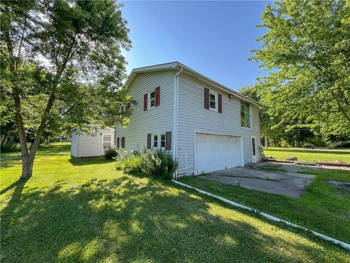 1224 E 13th Ct, Trenton, MO, 64683-1951 | Card Image