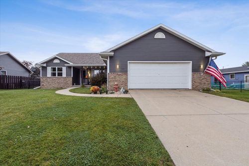 550 W Main St, Evansville, WI, 53536-1080 | Card Image