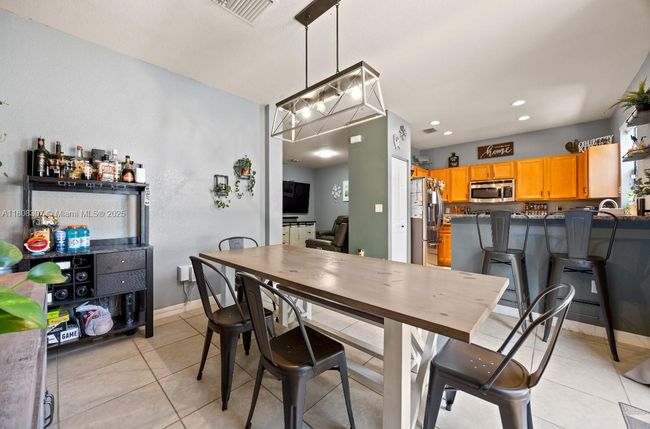 3427 W 89 Th Ter, Townhouse with 3 bedrooms, 3 bathrooms and null parking in HIALEAH FL | Image 13