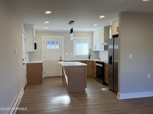 b-833 Inverness Ct, Lakewood, NJ, 08701-7888 | Card Image