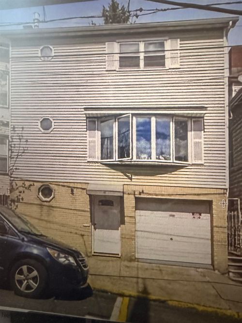 12 69th St, Guttenberg, NJ, 07093-4404 | Card Image