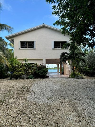 330 Woods Ave, House other with 3 bedrooms, 2 bathrooms and null parking in Tavernier FL | Image 2