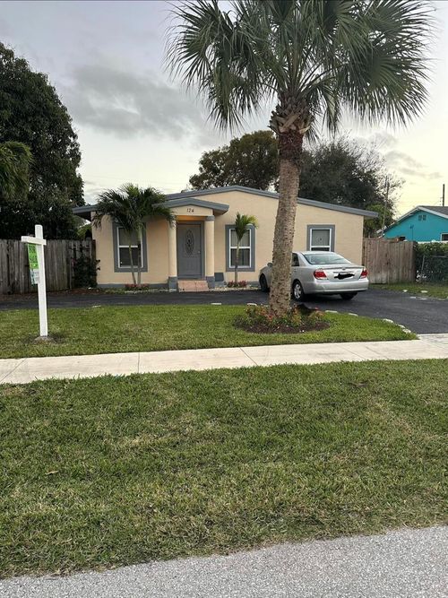 124 Sw 10th Ave, Boynton Beach, FL, 33435-5922 | Card Image