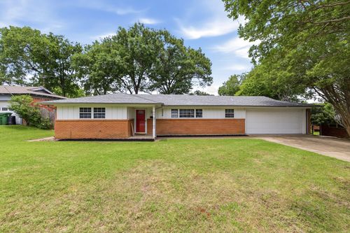 7004 Marilyn Ln, North Richland Hills, TX, 76180-7958 | Card Image