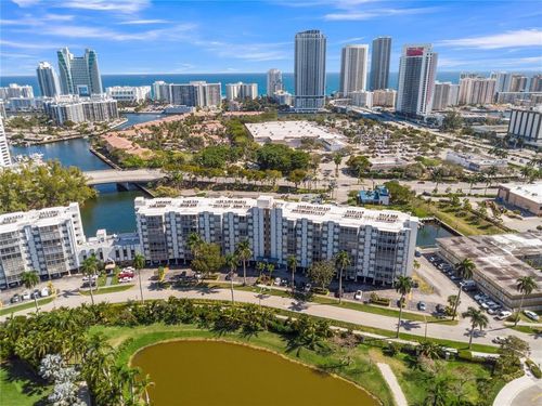 apt-323-200 Diplomat Pkwy, Hallandale Beach, FL, 33009-8712 | Card Image