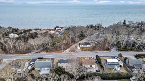 5225 Peconic Bay Blvd, Laurel, NY, 11948-1843 | Card Image