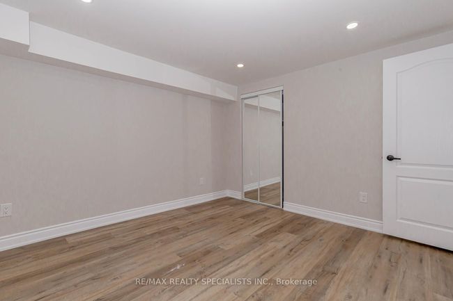 39 Seaborn Rd, House attached with 5 bedrooms, 2 bathrooms and 4 parking in Brampton ON | Image 25