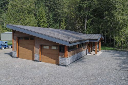 3070 Midnight Way, Brackendale, BC, V0N1H0 | Card Image