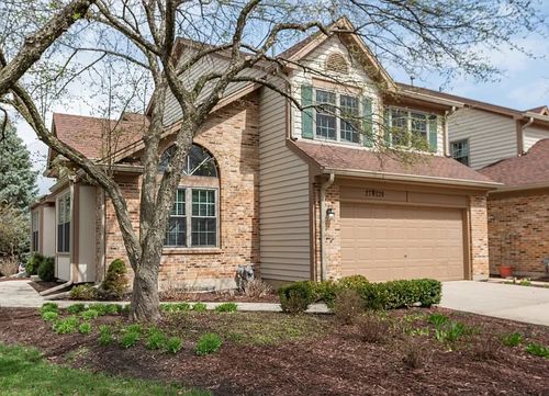 27W220 Chelsea Cir, Winfield, IL, 60190-1868 | Card Image
