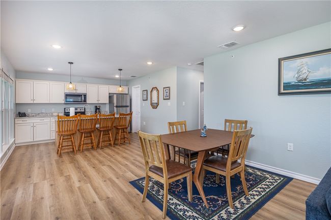 602 - 800 Beach Access Road 1 A, Condo with 3 bedrooms, 2 bathrooms and null parking in Port Aransas TX | Image 7
