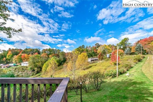 390 Flat Springs Rd, Elk Park, NC, 28622-9209 | Card Image