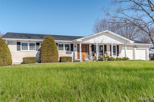 803 Fieldcrest Dr, Washington, MO, 63090-4708 | Card Image