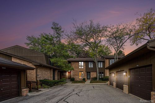 1090 Greenhills Dr, Ann Arbor, MI, 48105-2722 | Card Image