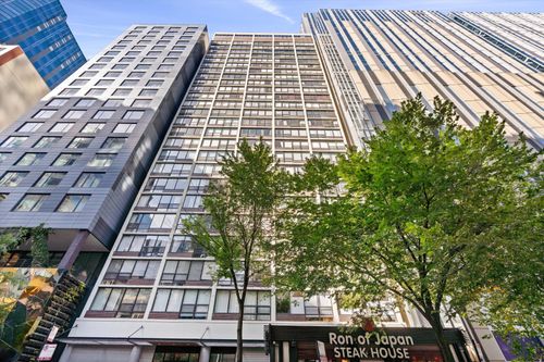 1905-230 E Ontario Street, Chicago, IL, 60611 | Card Image