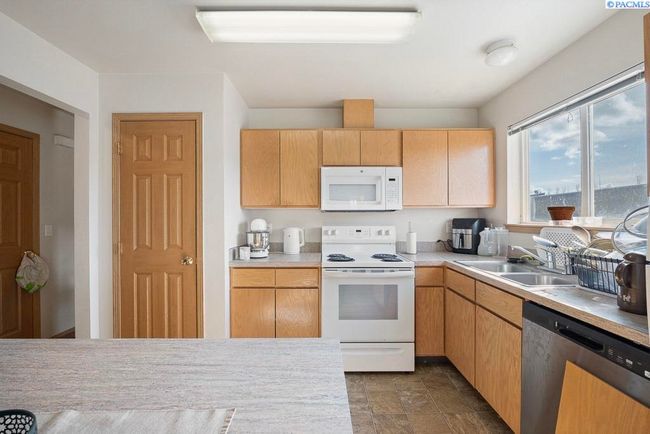 573-575 Se Shoemaker Pl, Home with 0 bedrooms, 0 bathrooms and null parking in Pullman WA | Image 4
