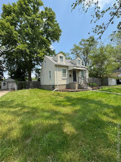 19455 Elkhart St, Harper Woods, MI, 48225-2164 | Card Image