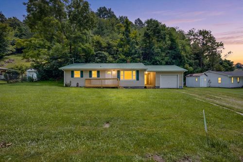 36 Oak St, Honaker, VA, 24260-2543 | Card Image