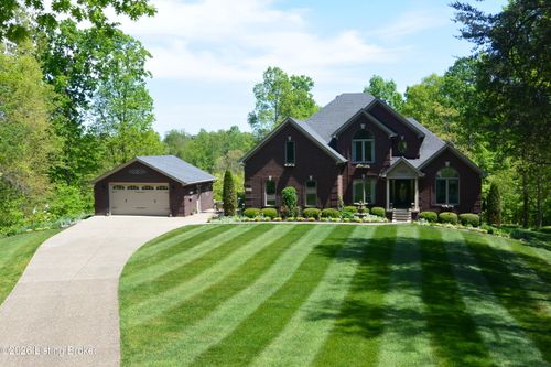 1464 E Sanders Ln, Mt. Washington, KY, 40047-7541 | Card Image