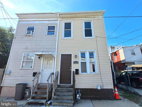 716 School St, YORK, PA, 17401-3665 | Card Image