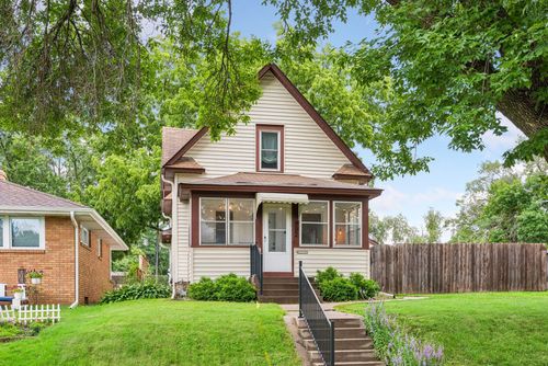 992 Bellows St, West Saint Paul, MN, 55118-1320 | Card Image