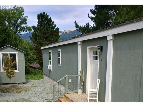 1003 Arburnia St, Myrtle Creek, OR, 97457-9388 | Card Image