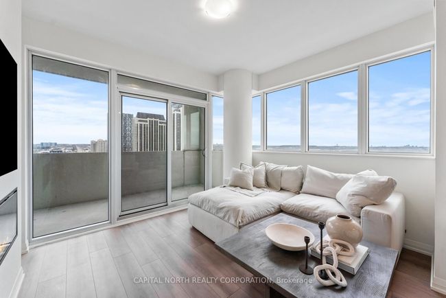1011 - 9000 Jane St, Condo with 2 bedrooms, 2 bathrooms and 1 parking in Concord ON | Image 17