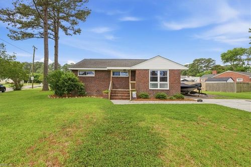 4901 Hatton Point Rd, Portsmouth, VA, 23703-3913 | Card Image