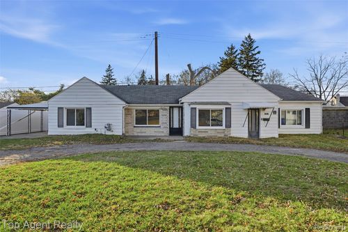 23615 Columbus Ave, Warren, MI, 48089-4440 | Card Image