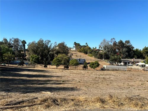 2740 High Mead Cir, Vista, CA, 92084-1830 | Card Image