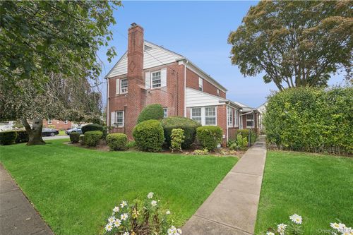 87 Elton St, West Hempstead, NY, 11552-2103 | Card Image