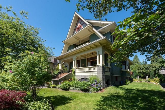 109 Third Avenue, House other with 6 bedrooms, 3 bathrooms and 3 parking in New Westminster BC | Image 1