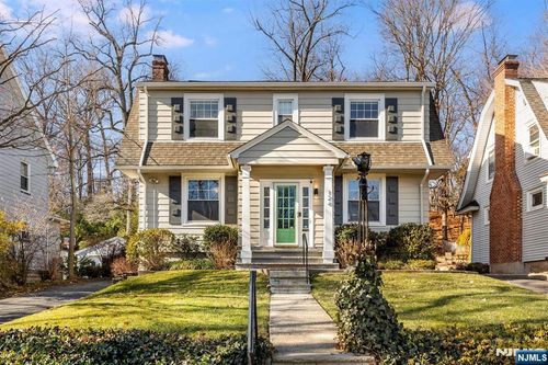 124 Essex Ave, Glen Ridge, NJ, 07028-2409 | Card Image