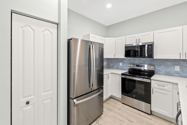 216 River Bluff Ln, Condo with 3 bedrooms, 3 bathrooms and null parking in Royal Palm Beach FL | Image 5