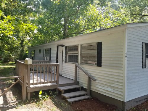 401 Jamesville Rd, Williamston, NC, 27892-2617 | Card Image