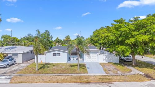 840 N 70th Way, Hollywood, FL, 33024-7324 | Card Image